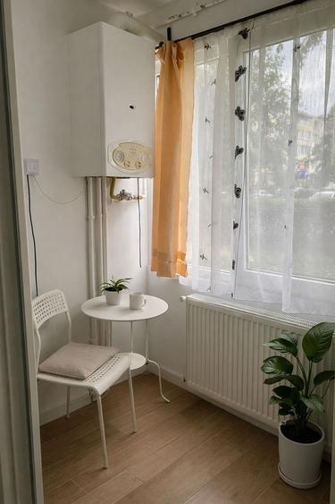Garsonieră cu balcon, centrală proprie – Astra