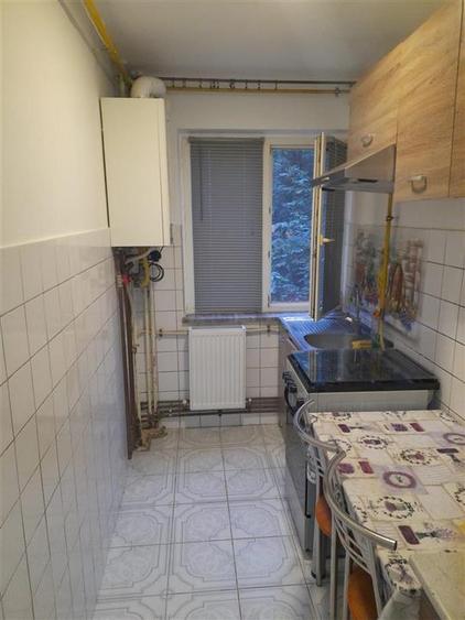 ...Apartament 2 Camere Etaj 1 cu Centrala zona Sagului..