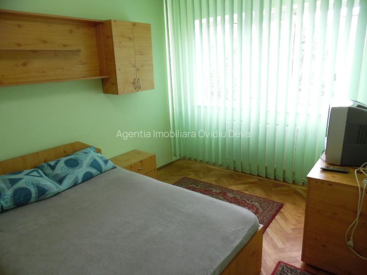 Inchiriez apartament 2 camere decomandat in Deva, zona Independentei, etaj 3, - 7