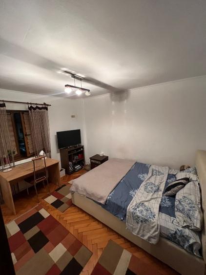 Apartament 3 camere decomandat, 2 băi, 2 balcoane, ultracentral – Strada Victori