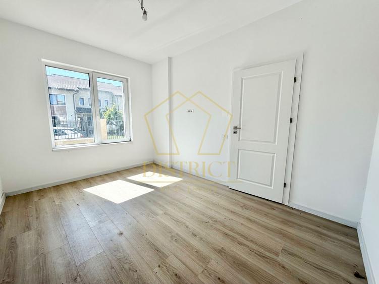 Duplex cu 5 camere si 2 bai, 470 mp teren si 115 mp utili in Ghiroda.