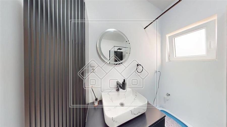 Ap cu 3 camere, balcon, 2 locuri de parcare, mobilat modern