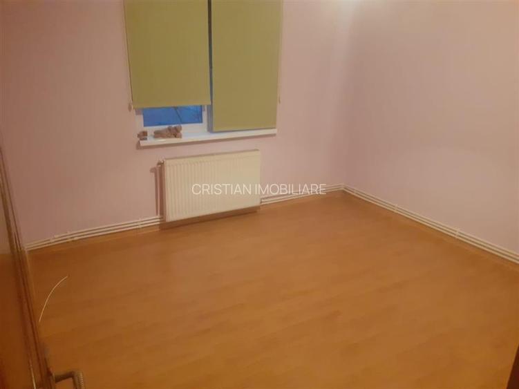 LIBER 3 camere, zona Dorobanti etaj 1 - 3