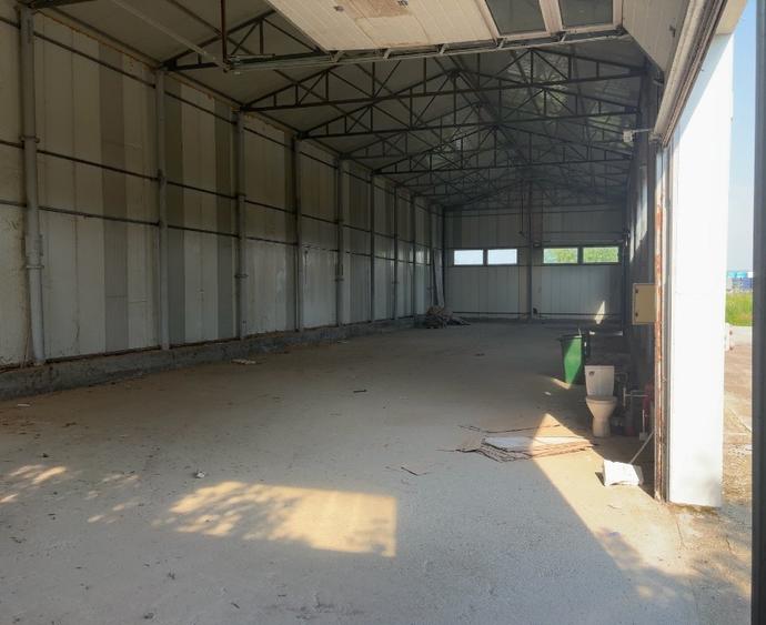 HALĂ INDUSTRIALĂ + TEREN DE VÂNZARE – 360 mp hală + 2.500 mp teren | Acces E60