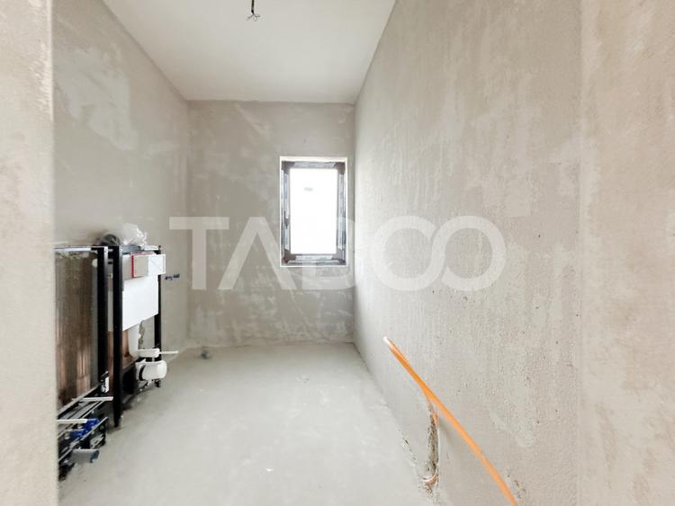 Casa de vanzare tip duplex cu 4 camere si curte generoasa in Floresti