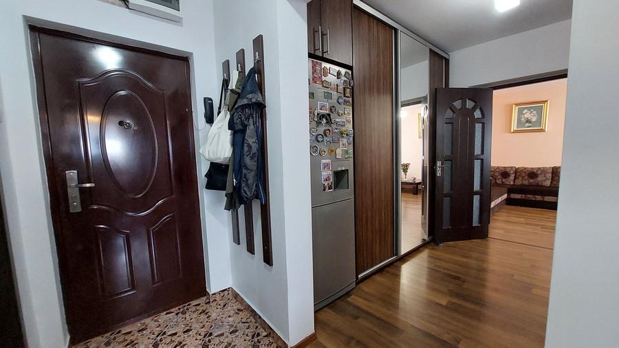 Titan,500 m de Metrou 1 Decembrie | 2camere, decomandat, 6/10, mobilat