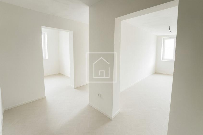 Apartament 4 camere 74 mp, curte si pivinta in Centrul Istoric SB