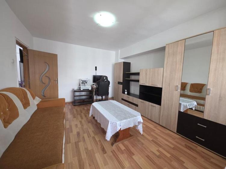 Inchirieri Apartamente 3 camere CARTIERE MILITARI