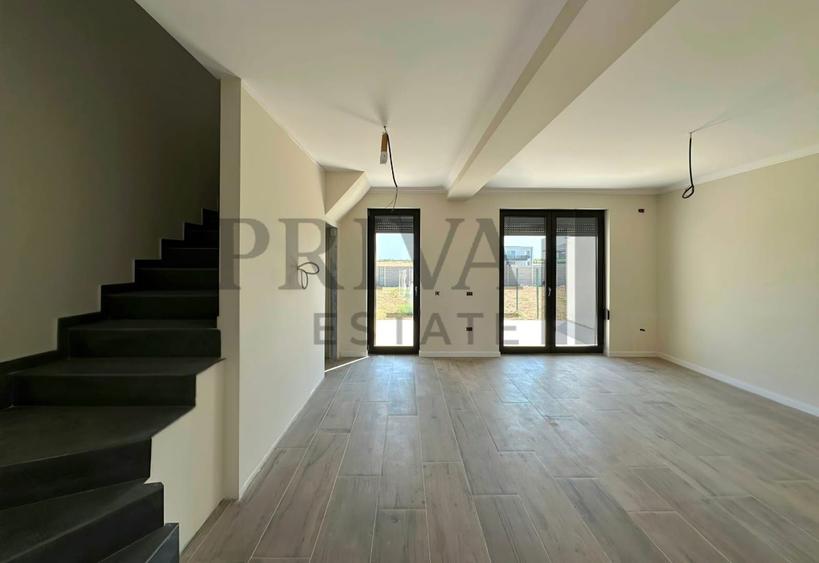 Casa insiruita, bucatarie inchisa, 3 camere, 2 bai, Giroc