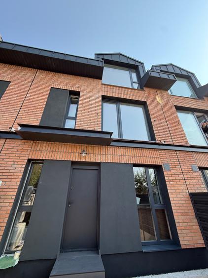 Vilă 5 dormitoare, 4 băi, living+dining | Liziera pădurii | Sector 1