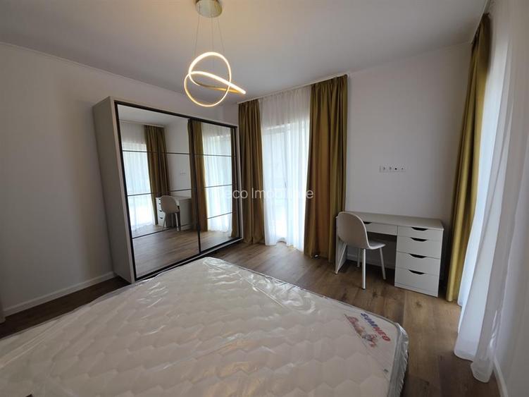 Apartament cu 3 camere lux zona La Terenuri - 18