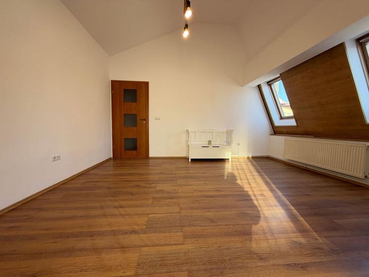 Casa Pretabila Pentru Diverse Activitati - 270 mp