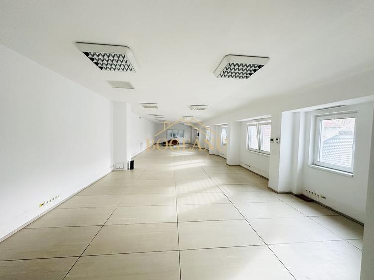 BG138-Casa individuala cu spatiu birouri,311 mp,Teren 500 mp