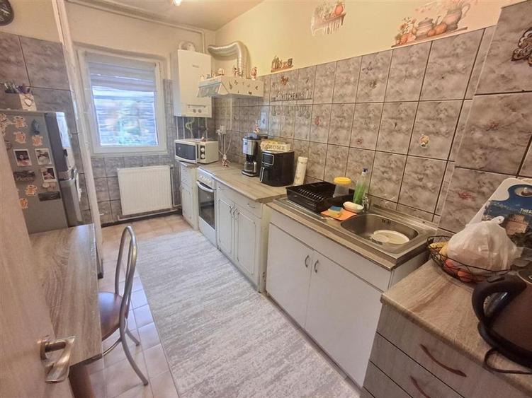 Apartament 3 camere decomandat 2 balcoane zona Calea Poplacii