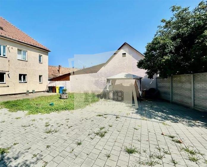 Casa individuala cu 8 camere si teren 373 mp in zona Lazaret