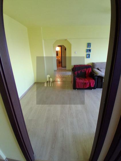 OCAZIE 3 CAMERE METROU GORJULUI 4 minute