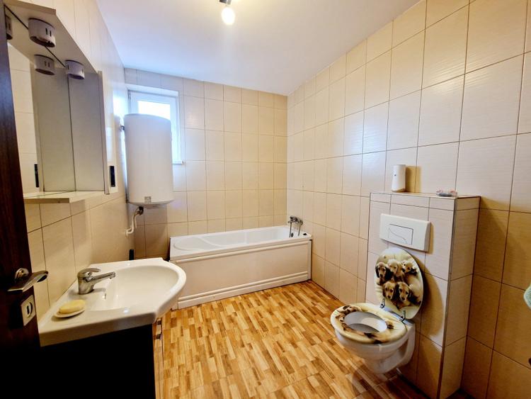 Apartament cu 3 camere mobilat si utilat situat la Vila
