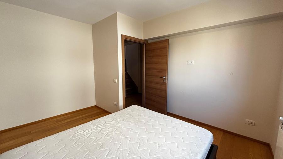 VANZARE VILA TIP DUPLEX - MOBILATA SI UTILATA - ZONA MIHAI BRAVU