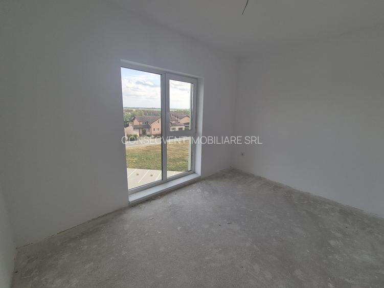 Apartament penthouse 4 camere, teresa 61 mp, Arad, comision 0 - 5