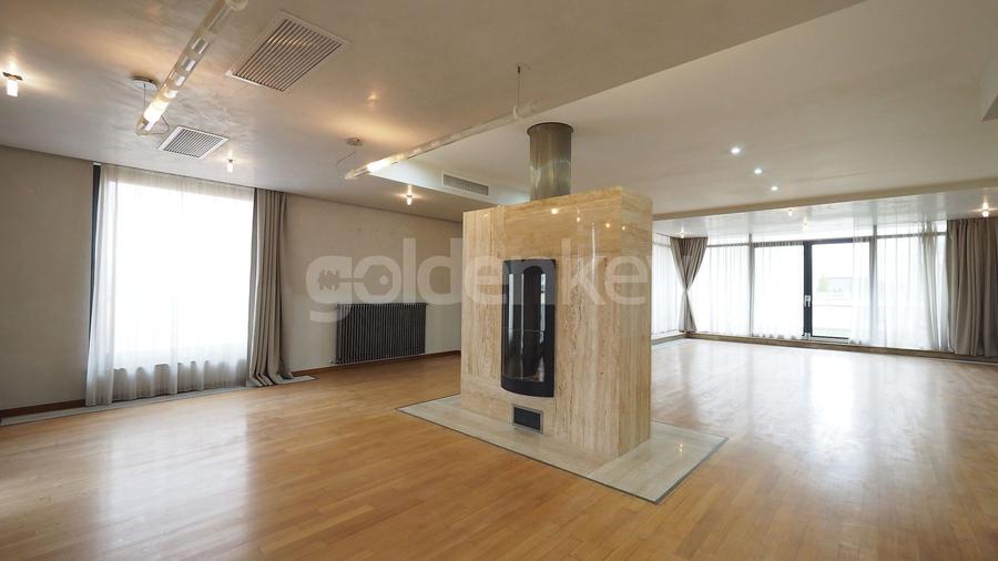Apartament penthouse cu 4 camere | 2 garaje | spatii generoase