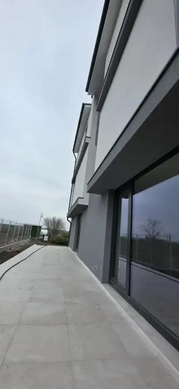 Casa 5 Camere Otopeni | Duplex | Acces Piscina | 800 m Distanta Metrou
