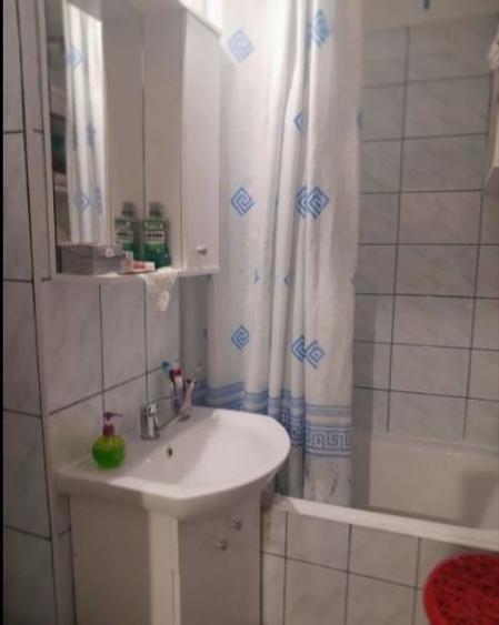 Apartament 2 Camere,Piata Resita,bl.reabilitat,et.1/10,DECOMANDAT,Liber