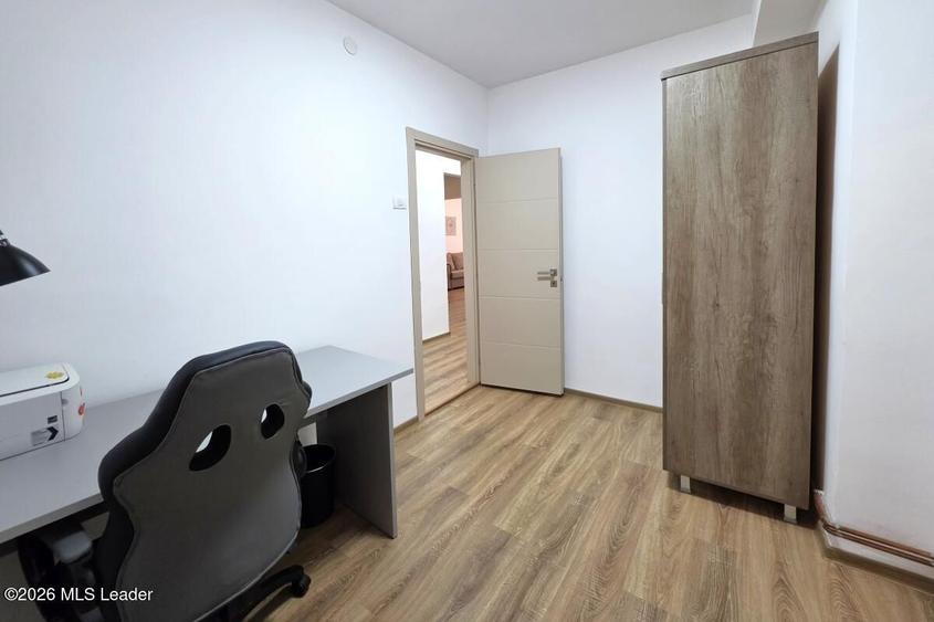 Piata Romana, 4 camere 138 MP total, Etaj 2/9, renovat - utilat, liber