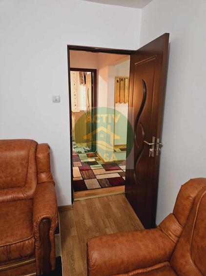 Apartament 3 camere, etaj 2, zona Posta Mare
