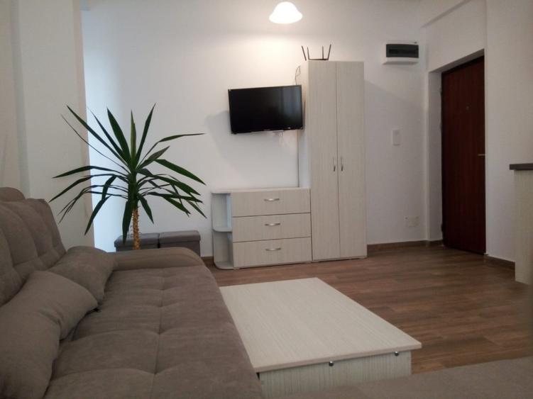 Vand 2 apartamente mobilate 2 camere etaj 1 Mamaia Nord str. D17 nr.2