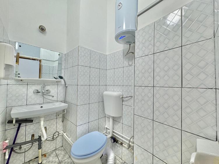 PF. Închiriez spatiu comercial in Pacurari- intersectia Moara de Foc