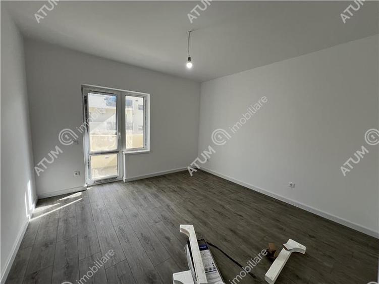 Apartament cu 3 camere 2 bai si 2 balcoane etaj 1 zona Doamna Stanca
