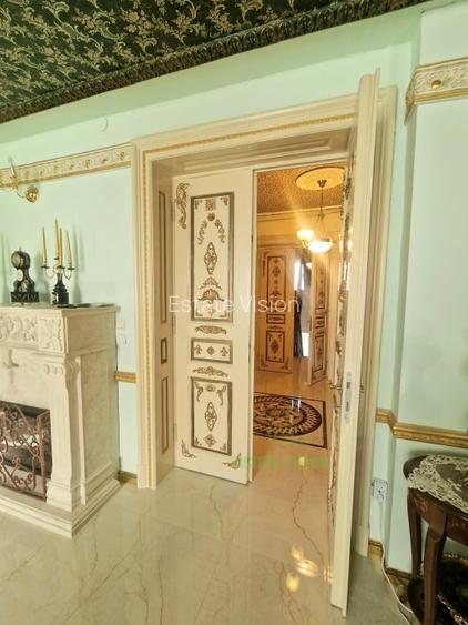 Apartament superb pe doua nivele, renovat integral, in vila, curte proprie, Grad - 9