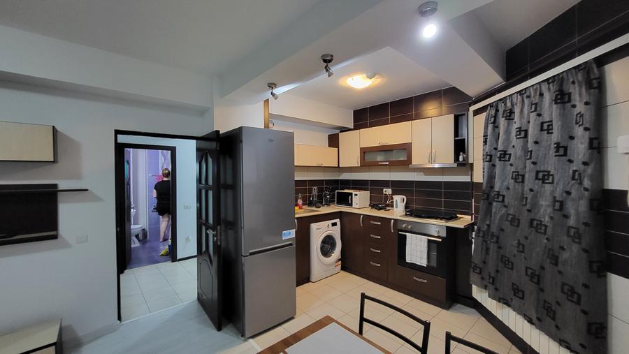 Inchiriez apartament