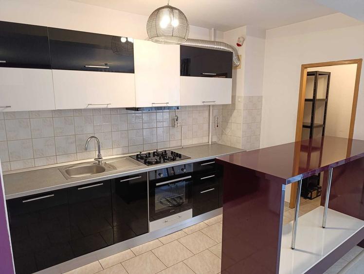 Apartament spatios cu 2 camere | 76 mp + balcon | 2 parcari | Zorilor