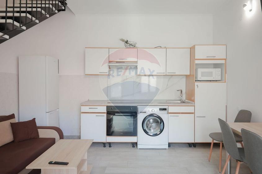 Apartament cu 3 camere de vânzare în zona Ultracentral