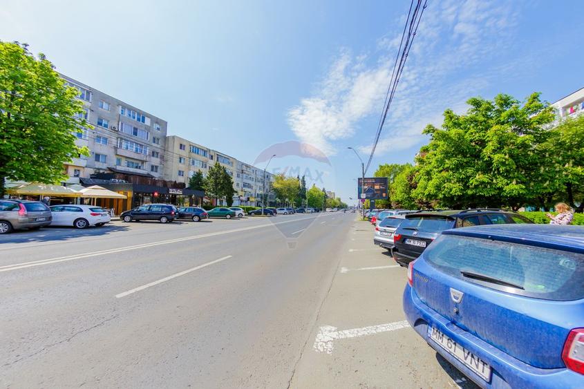 BLD BUCURESTI ETAJ 1 APARTAMENT CU 4 CAMERE  DE VANZARE
