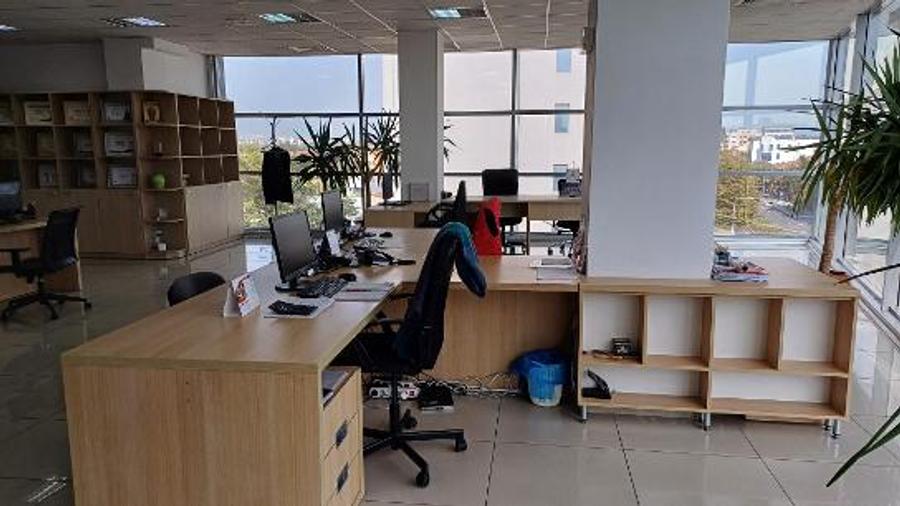 UNIVERSITATE SPATIU PTR BIROURI ETAJ 3 PRET 3100 EURO