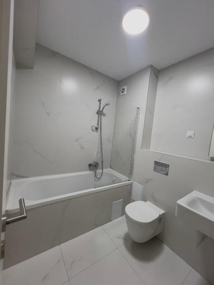 Proprietar-3 Camere Etaj 1, 2 Băi, Terasă, Parcare & Boxă