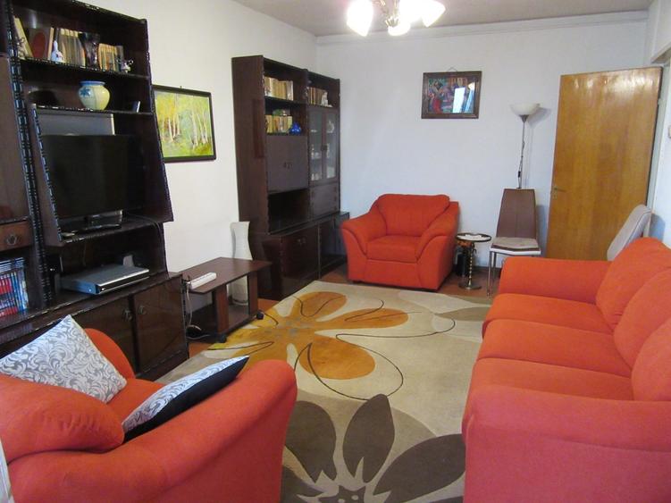 Inchiriere 3 camere Lacul Tei – Facultate – vedere spre LAC