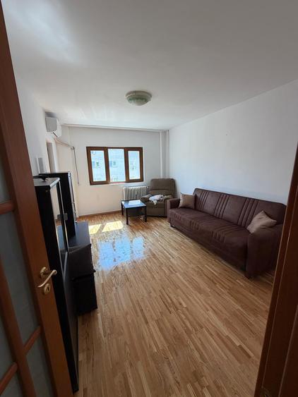 Metrou Obor - Calea Mosilor , garsoniera decomandata in bloc mixt.