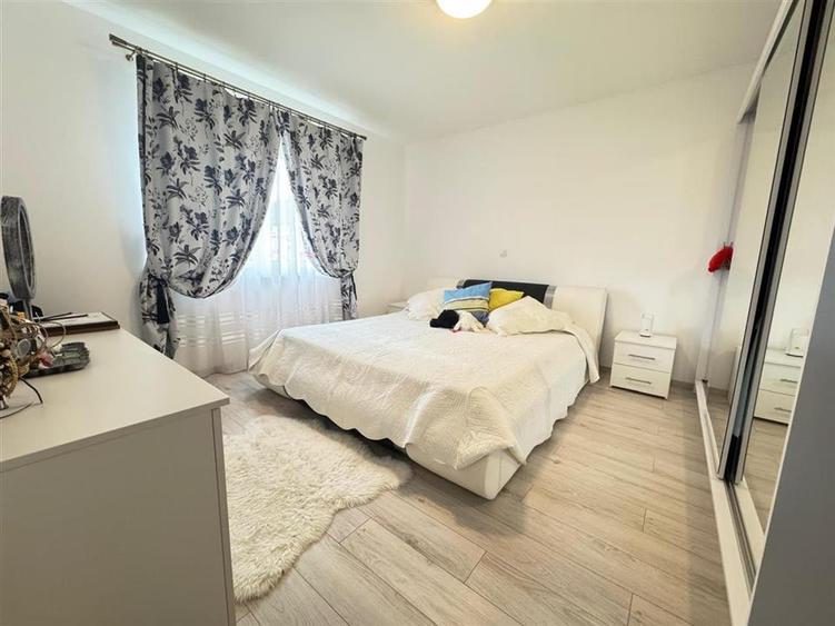 Casa moderna cu 4 camere si terasa in cartierul Tineretului