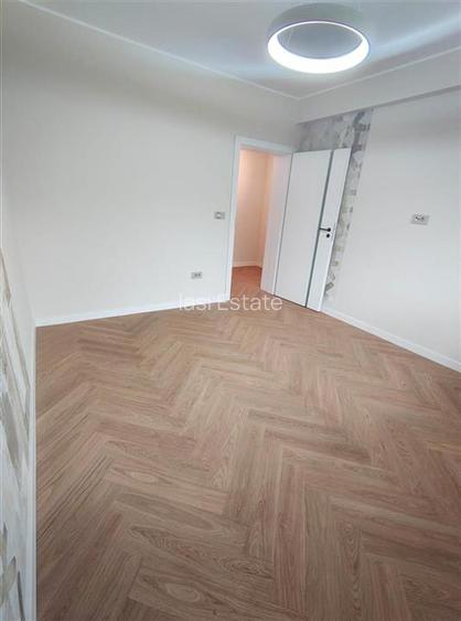 Oferta Rara - Parc - Copou - Apartament 4 camere cu garaj si boxa - 15