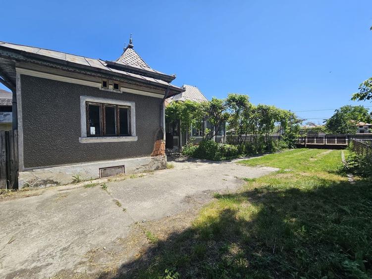 Casa cu 995 mp la Sosea - Viisoara
