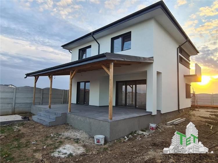 Vila lux 4 camere incalzire pardoseala cu terasa mare langa Soseaua de Centura