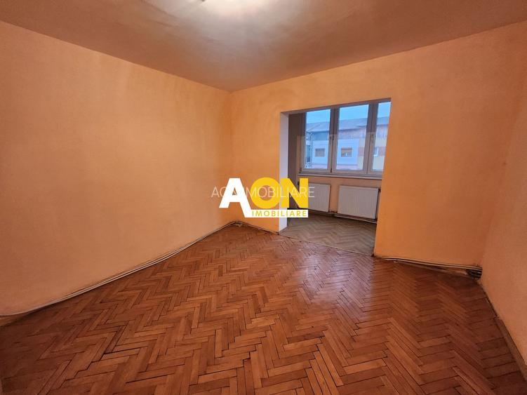 De vanzare apartament 3 camere, Cetate - 4