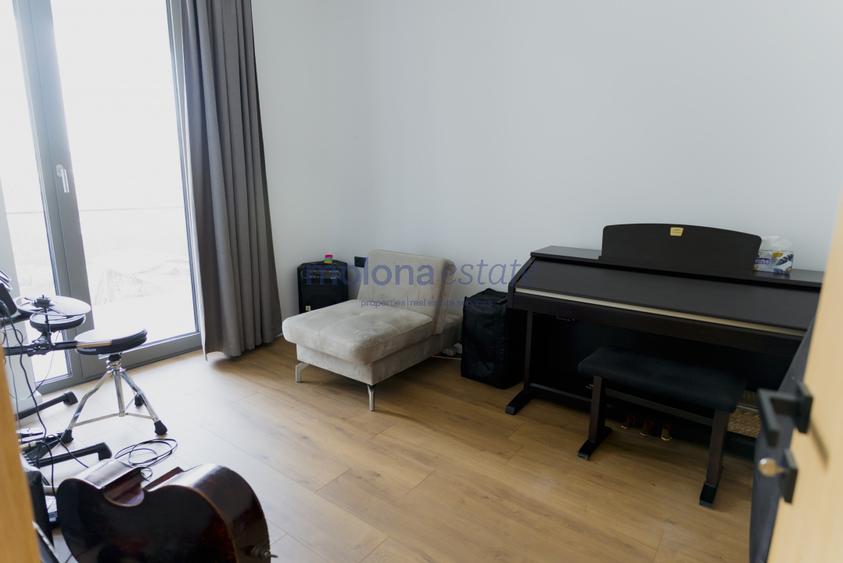Proprietate rezidențială, cu două apartamente private, în Andrei Muresanu