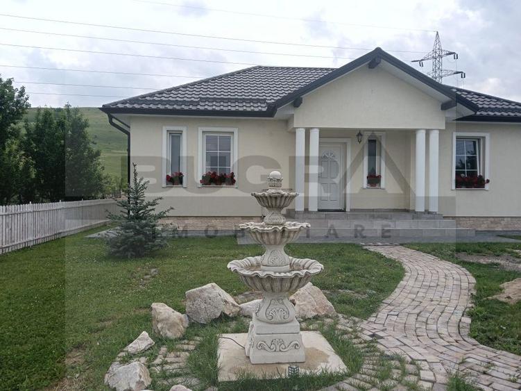 Casă individuală de vânzare – complet mobilată și utilată