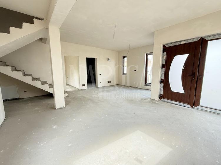 Casa 4 camere de vanzare in Campenesti