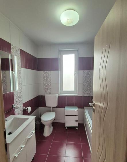 Casa tip duplex, zona Terra, Floresti