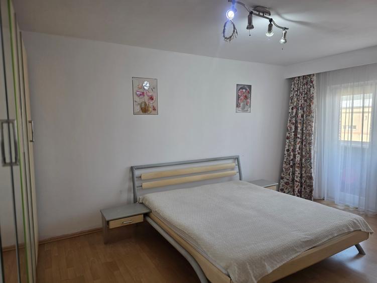 Inchiriez apartament 3 camere Dorobanti Deva